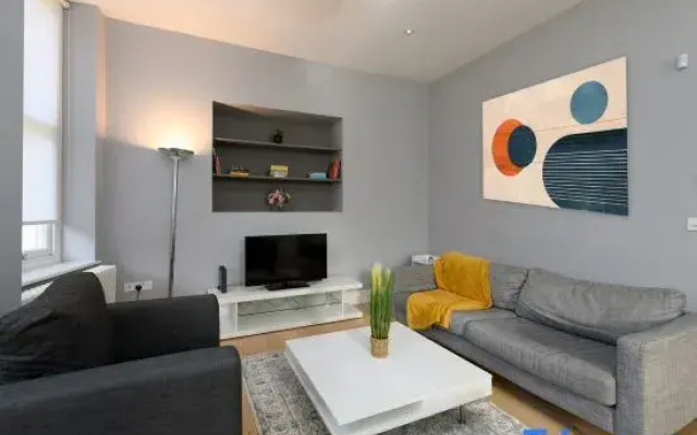 Spacious 3 Bedrooms in Cardiff Bay w/ Parking
