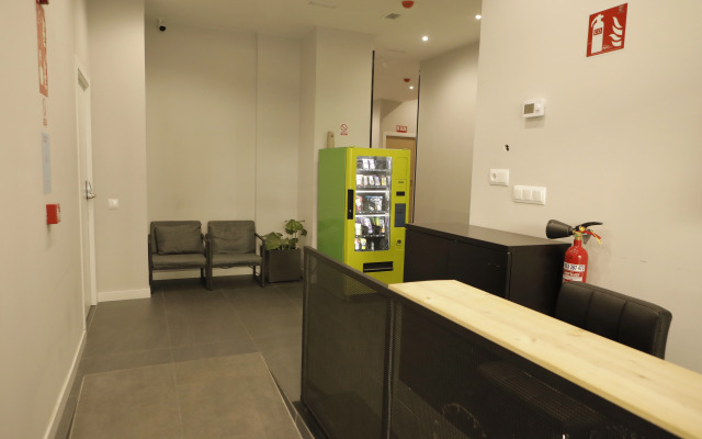 MYD Madriz Hostel