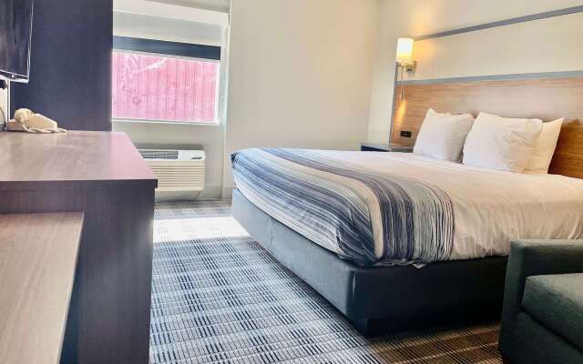 AmericInn by Wyndham Branson & Conference Center