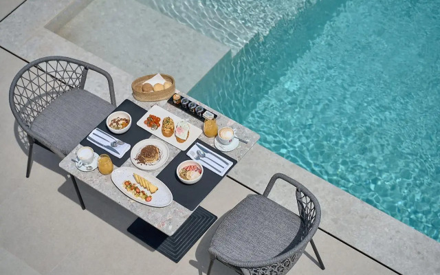 Alleys All-Suite Hotel & Spa