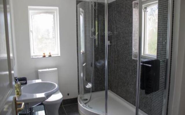 The Grange Guesthouse, Cefn-Coed