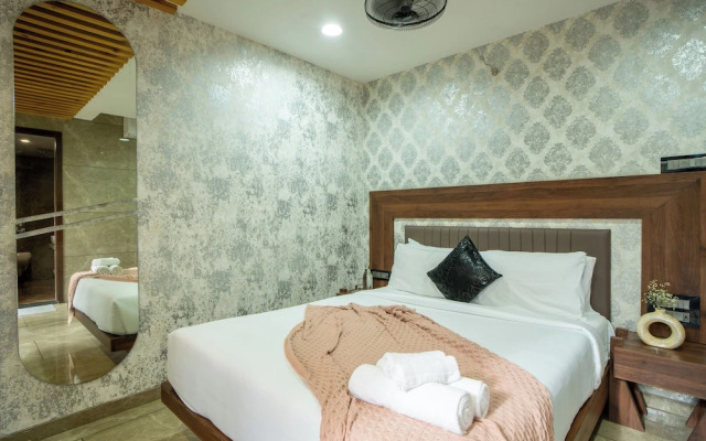 Alaya Stays 3-BHK with Pool near Khandala Hills - Imperial Serenia