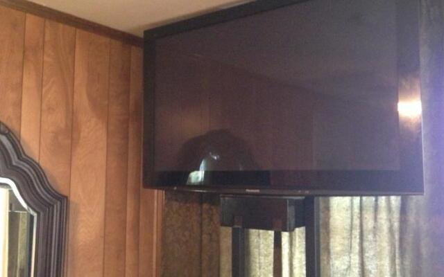 New England Motor Lodge