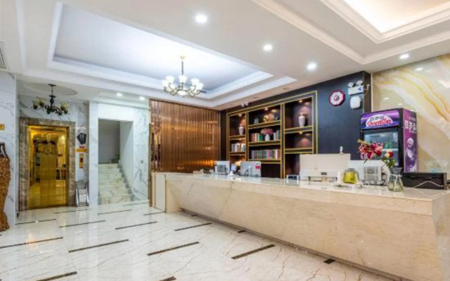 Blue Diamond Hotel (Guigang West Bus Station)