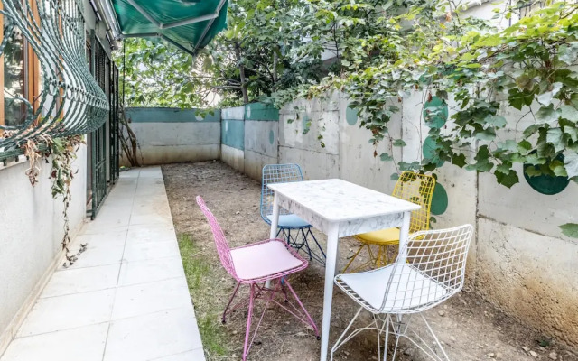 Flat With Backyard 6 min to Bostanci Show Center