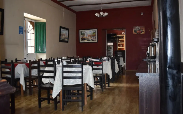 Colonial Plaza Hotel