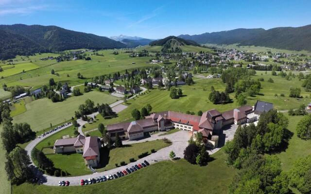 L'ESCANDILLE Village Vacances