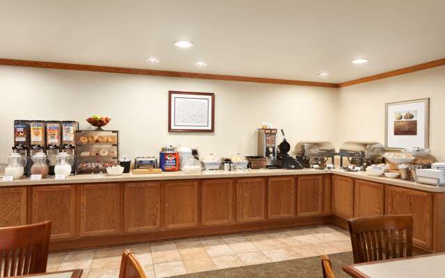 Country Inn & Suites by Radisson, Carlisle, PA