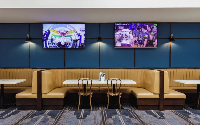 The Lakes Hotel, Rosebery