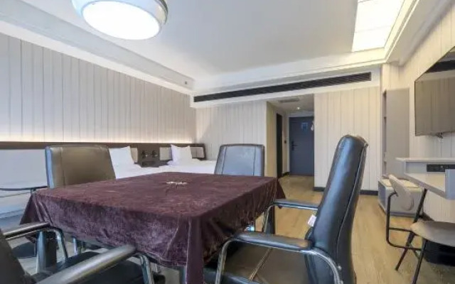 HanTing Hotel (Huaihua Railway Station Xintiandi Plaza)