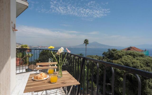 Bayview Posillipo, brand new apartment for 6, stunning view on bay