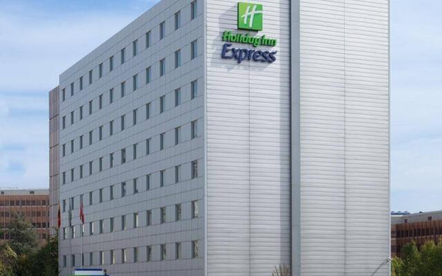 Holiday Inn Express Geneva Airport, an IHG Hotel