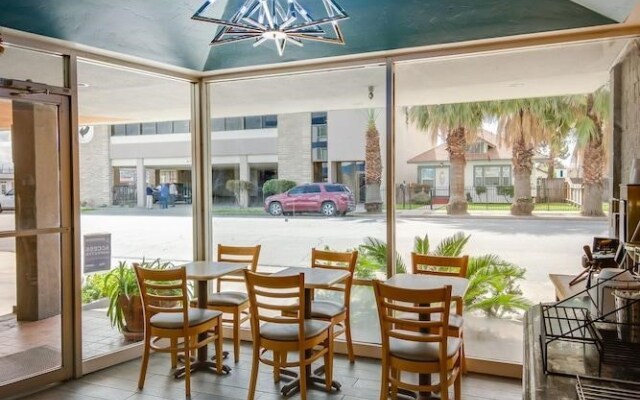 Vagabond Inn Executive Bakersfield Downtowner