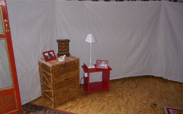 Yourte Les Bruyères de Gaschon