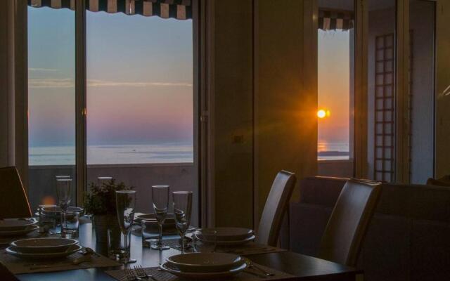 ALTIDO Splendid Apartment for 8 with Beautiful SeaView