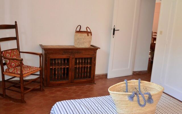 Pretty Holiday Home in Tourtour France Near Lake St. Croix