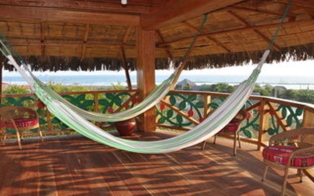 Azuluna Eco-Lodge