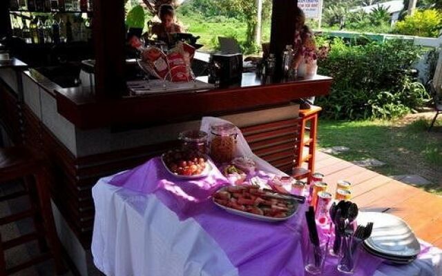 Baan Chayna Hotel
