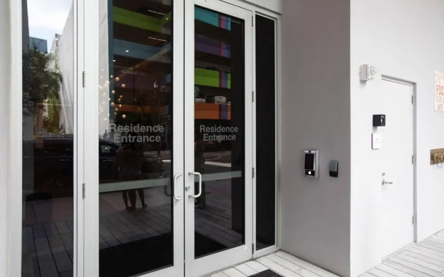 Modern Muse - Luxury Hotel Meets Miami Apartment