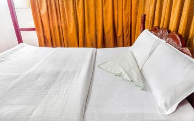 1 BHK Houseboat in Pallathuruthy, Alappuzha, by GuestHouser (25F4)
