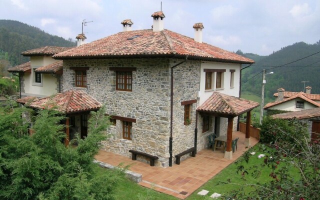 Apartamentos Llugarón