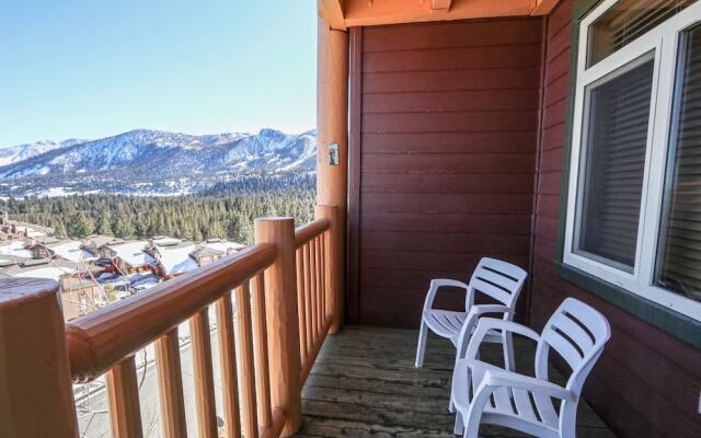 Sunstone 209 Ski-In Ski-Out, Gorgeous Mountain Views, Heated Pool Jacuzzi by RedAwning