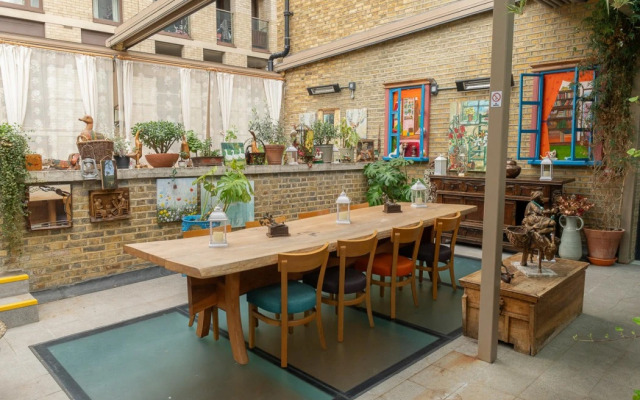 Limehouse Library Hotel