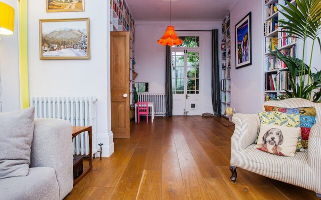 Stunning Stylish 3 Bed House in Fantastic Location