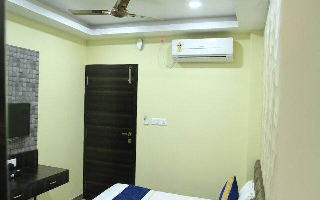 OYO 7790 Hotel Royal Height