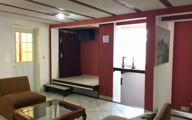 Hotel & Suites Cerro Rojo