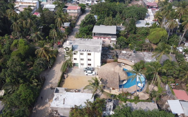 Hotel Ashly Loma Larga