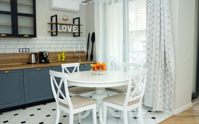 FM Luxury 2-BDR Apartment - Exclusive