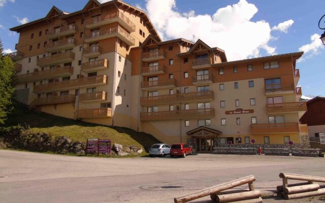 Lou Services Apartment CB9 LSI 001