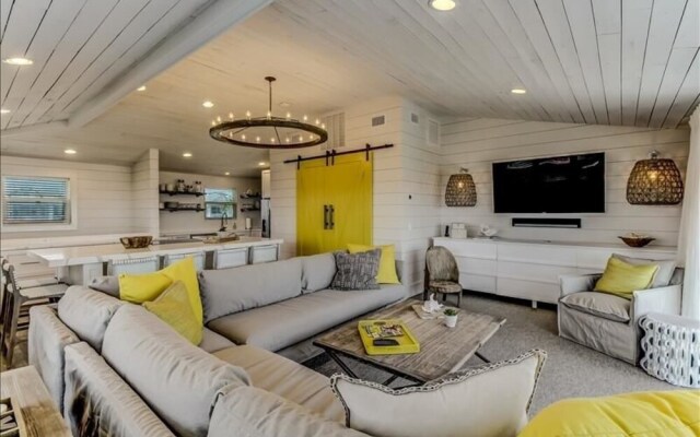 Yellow Oceanfront Hotel Room With Spectacular View of Atlantic Ocean by Redawning