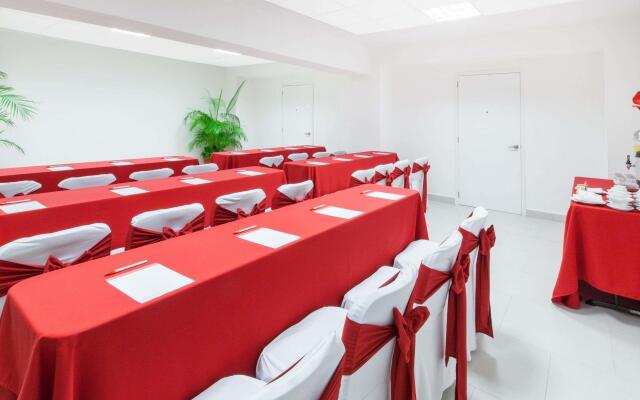Adhara Express Hotel