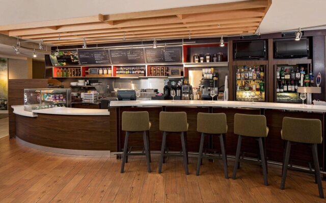 Courtyard by Marriott Long Island MacArthur Airport