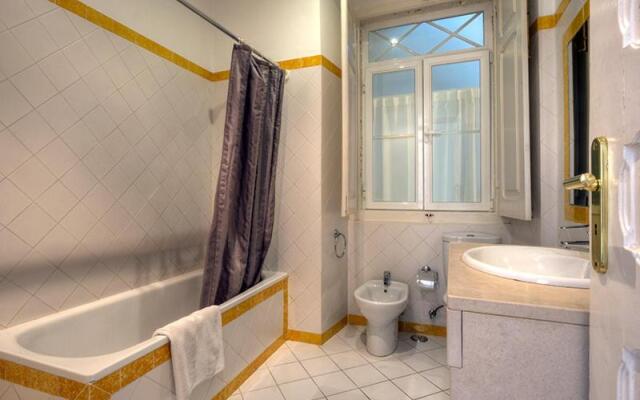 Angola 1 - 6 Bedrooms