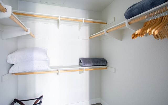 WanderJaunt Modern Dt San Diego Apts