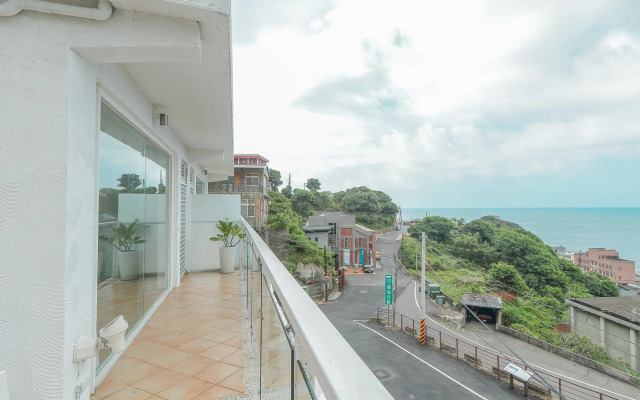Ample Villa
