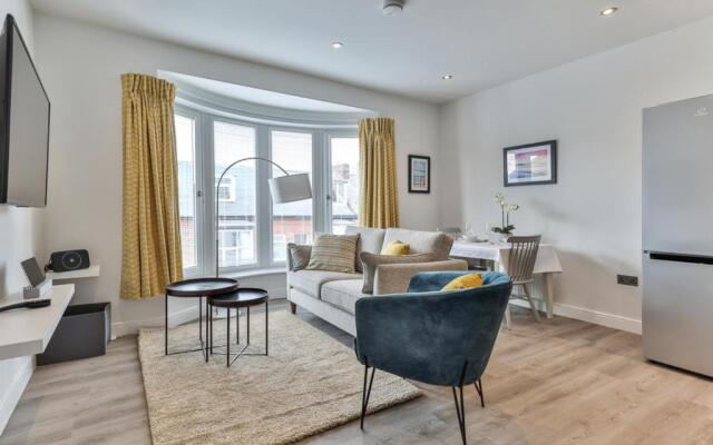 Belle House, Apt 5