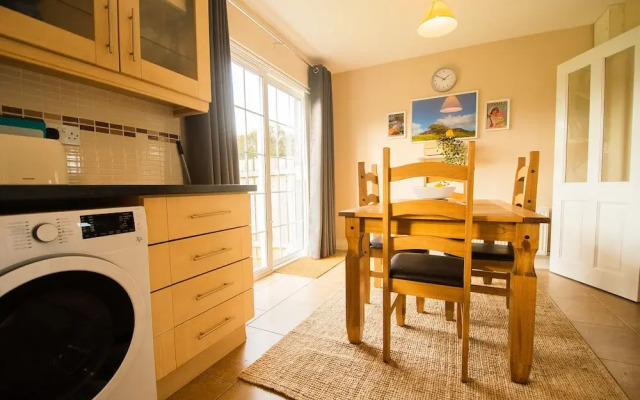 Modern Central Three Bedroom House