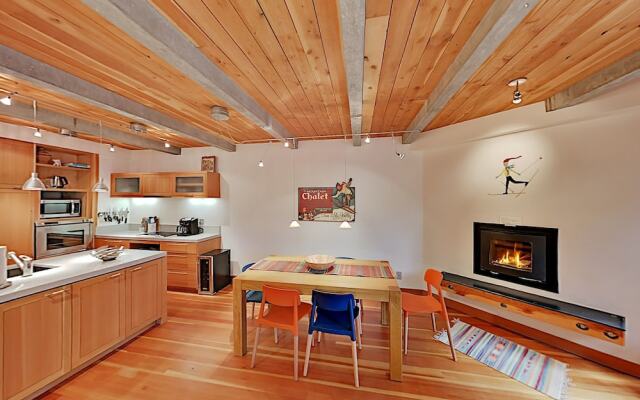 15tru2ag 3 Bedroom Condo