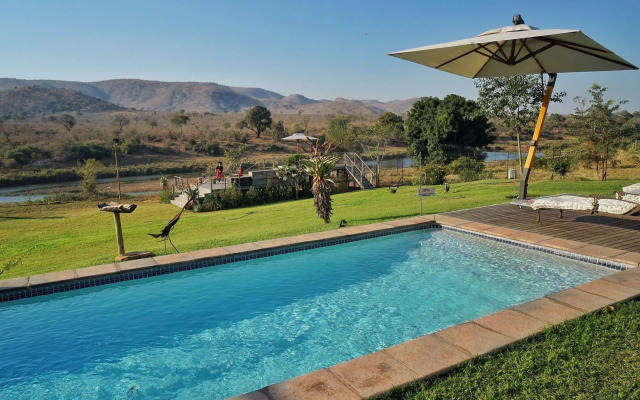 Kambaku River Lodge