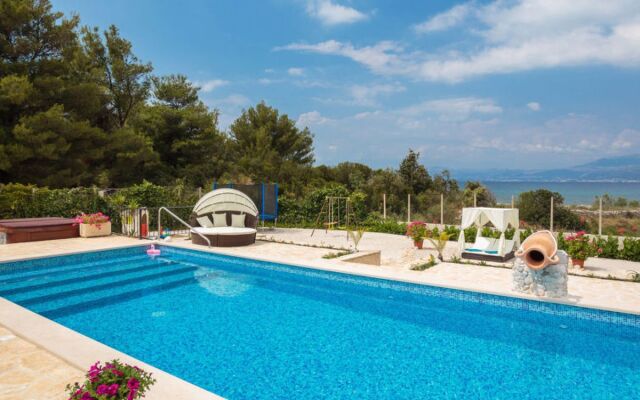 Villa Mutnik