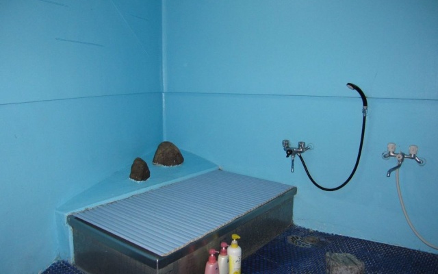 Awajishima Eight Minshuku – Bathroom – Sumoto
