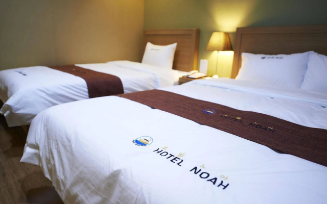 Hotel Noah