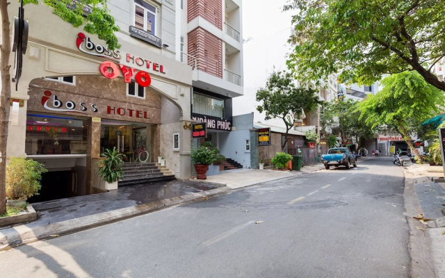 Iboss Hotel by OYO Rooms