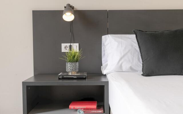 Condal in Barcelona with 3 bedrooms and 2 bathrooms