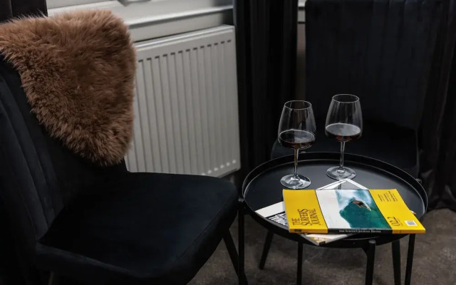 Beautiful 3 Bed House - Habita Property