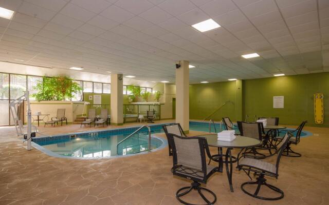 Quality Inn & Suites Downtown Mansfield